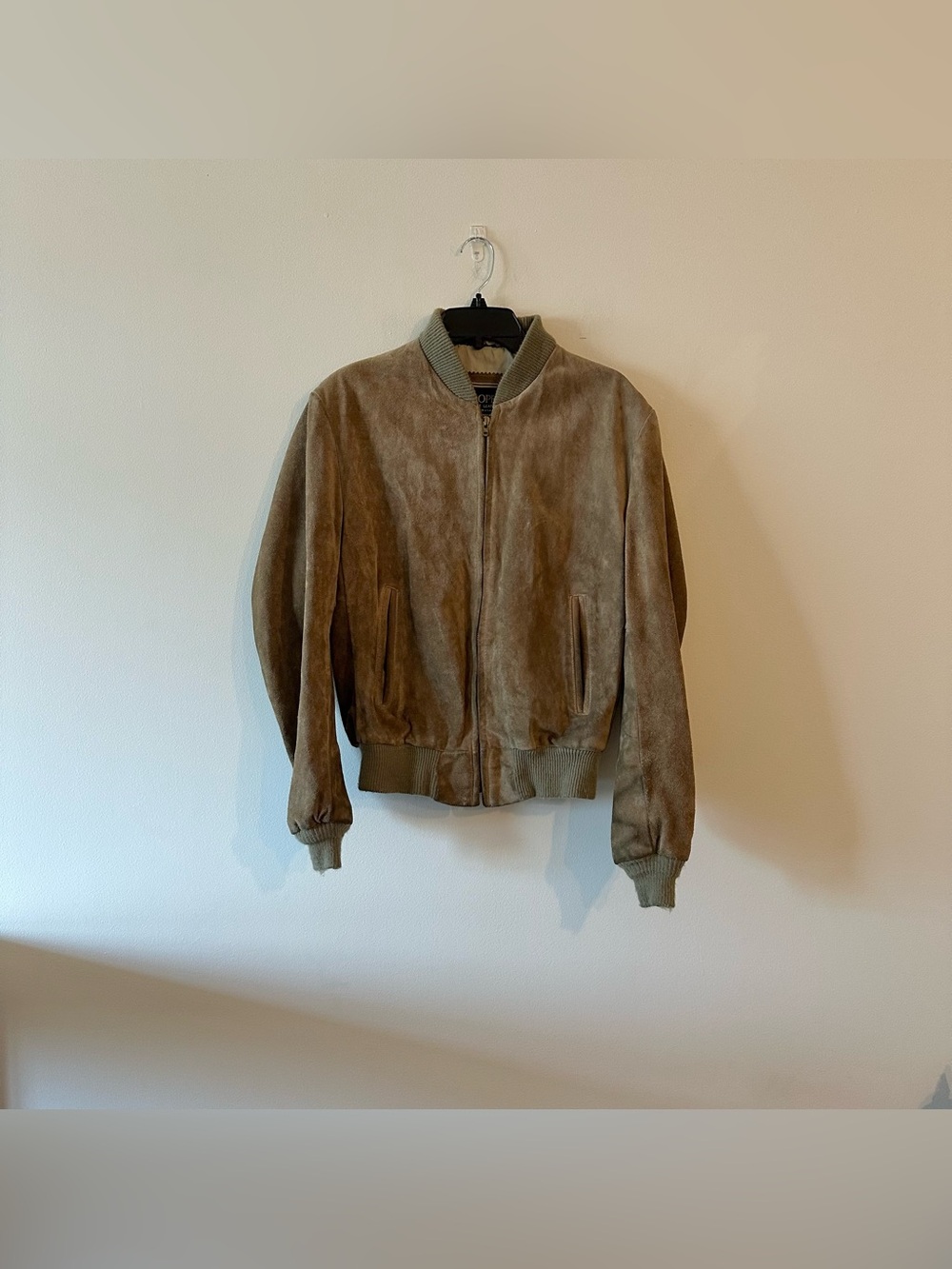 READ Vintage Cooper Genuine Leather Suede Tan Camel Bomber Jacket USA 40

There